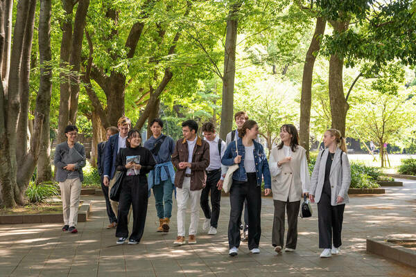 ND and Reitaku University students explore Tokyo together
